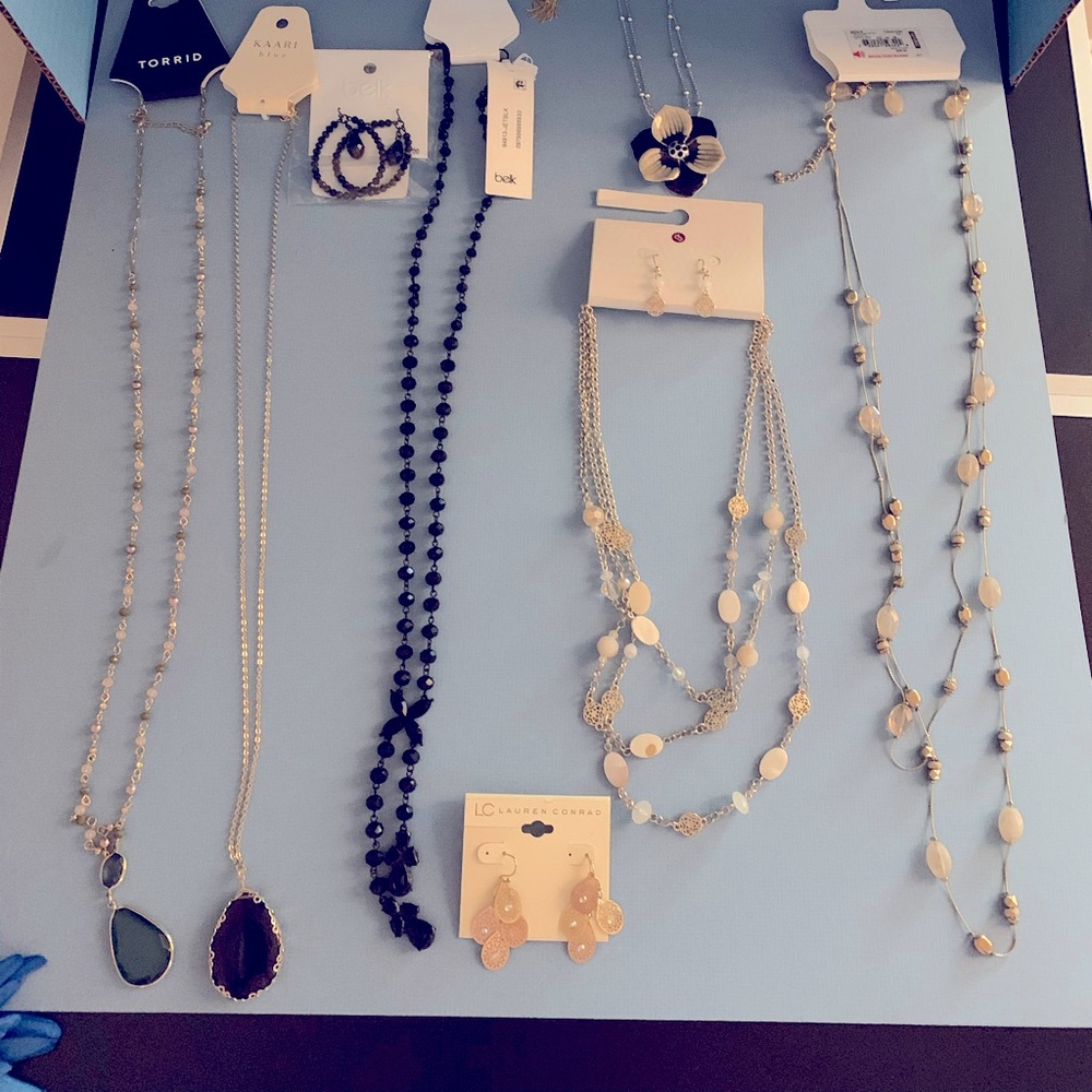 Necklaces, earrings and bracelets!! Necklace and earring sets. 16 pcs! New!!